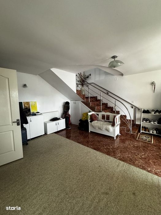 Casa de Vânzare cu lac