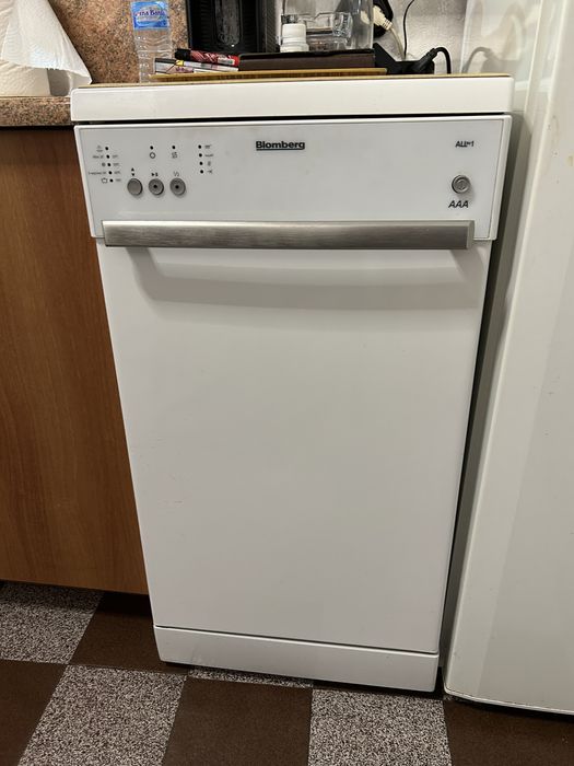 Съдомиялна Бломберг