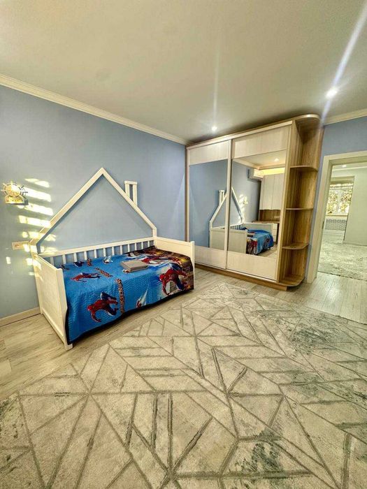 Аренда!! Трехкомнатная квартира в самом центре города