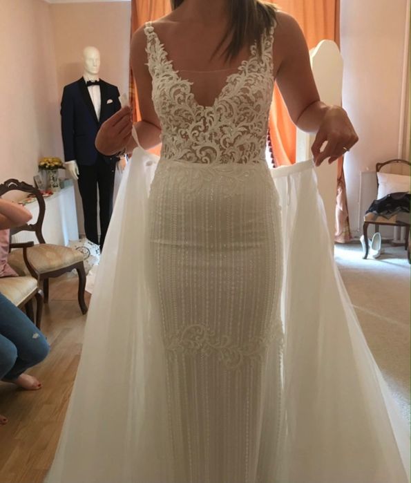 Rochie de mireasă Ivory – eleganță, rafinament și detalii lucrate manual