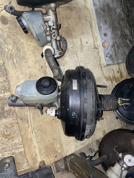 Тормозной вакуум/цилиндр на Toyota Windom 20/21