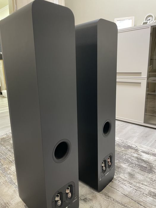 Boxe de podea Q Acustic 3050i