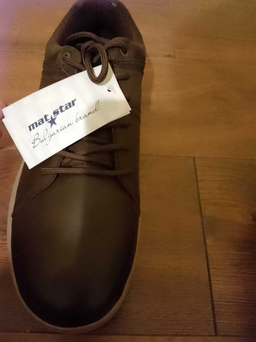 Продавам обувки Матстар