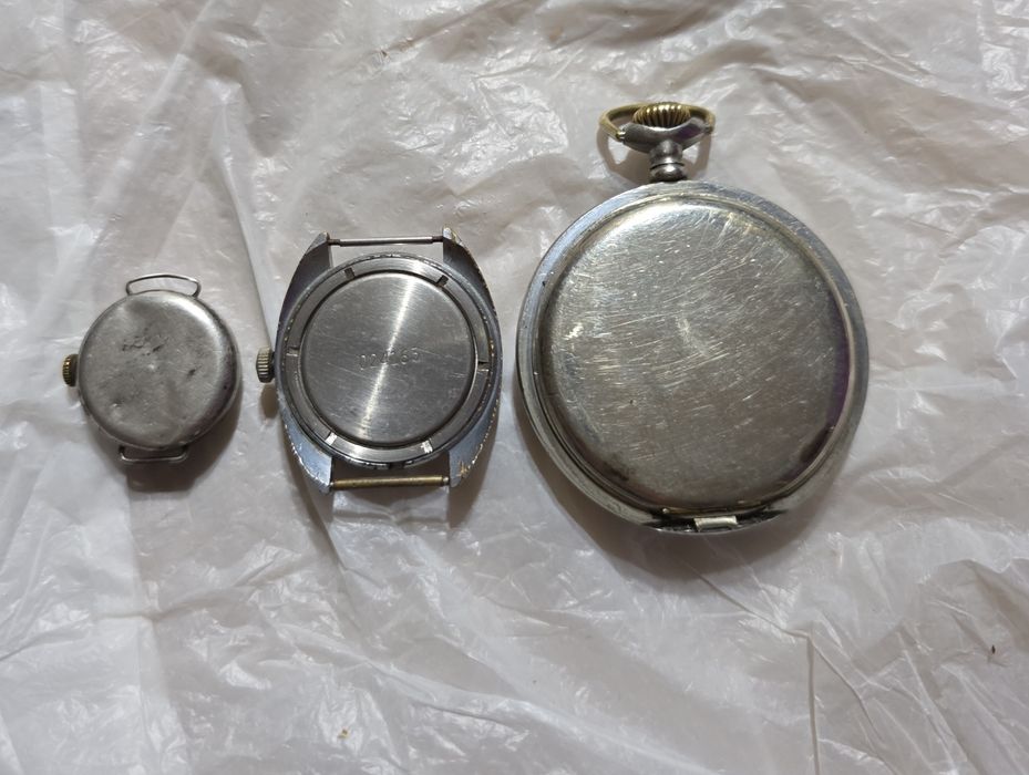 Часы всего 3 штук, Цена за все Часы.