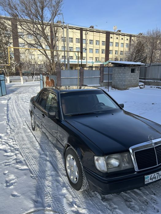 Мерс 124 об 2.3.   Чорный цвет