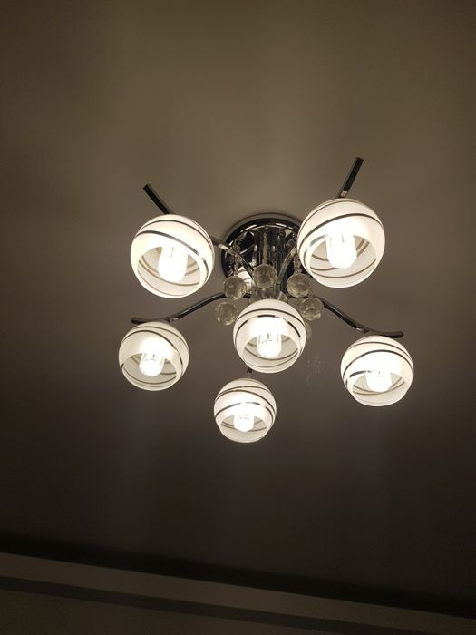 Lustra iluminat, corp iluminat