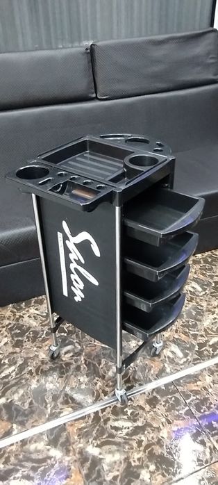 Vand ucenic pt frizerie coafor