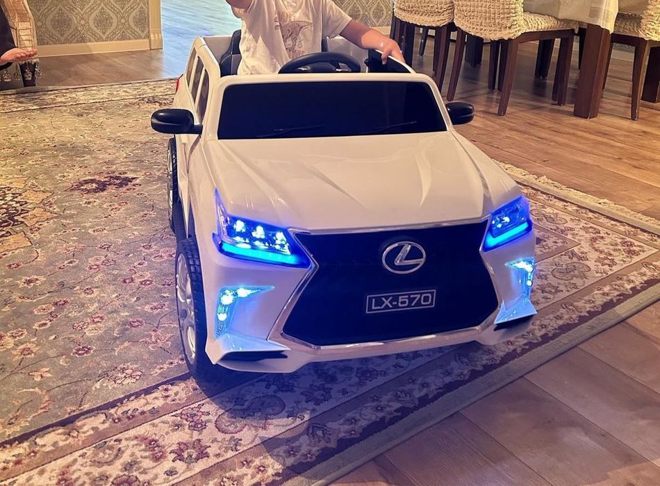 Детская ақ машина сатылады.