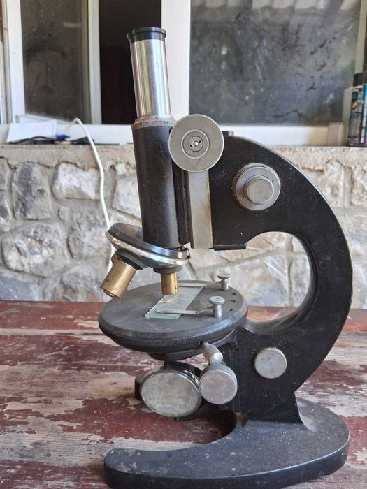 Vanzare microscop vintage