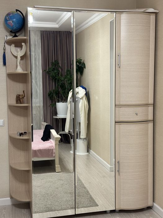 Продам шифоньер фабричного  производства