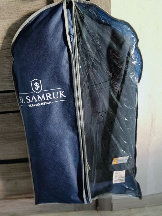 Новый костюм тройка тёмно-синий