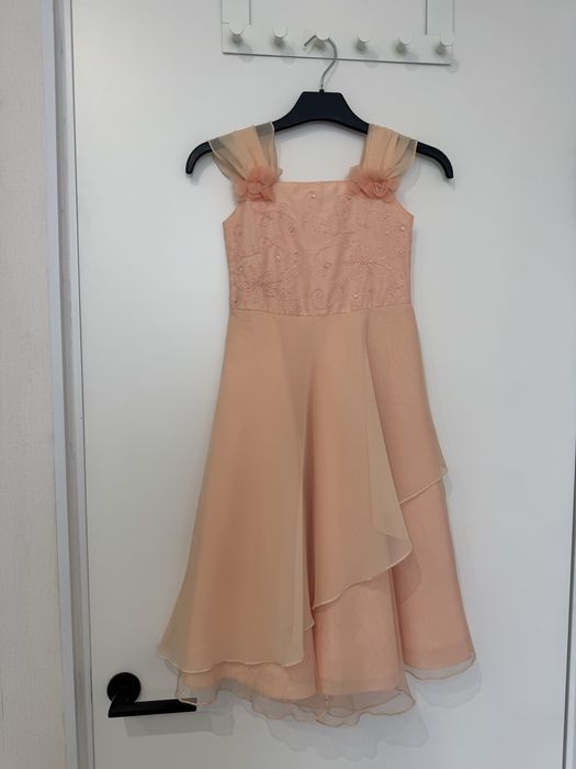 Нарядные платья для девочки