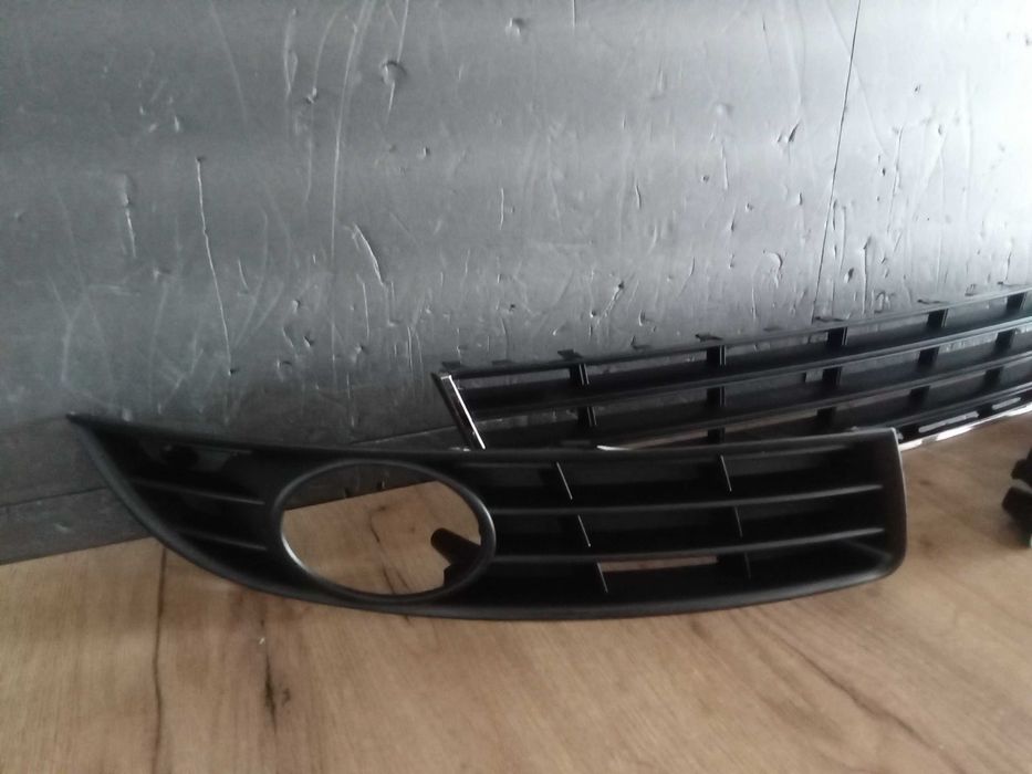 Grila Bara fata VW Passat B6 2005-2010