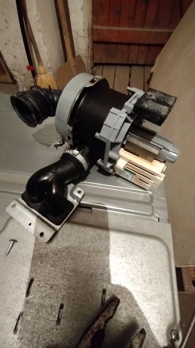 Помпа за съдомиялна