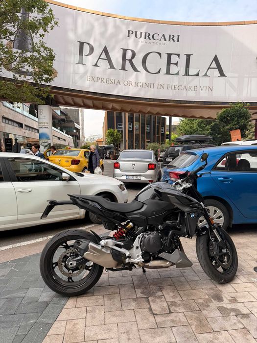 Vand motocicleta - BMW F900R  2025 Triple Black