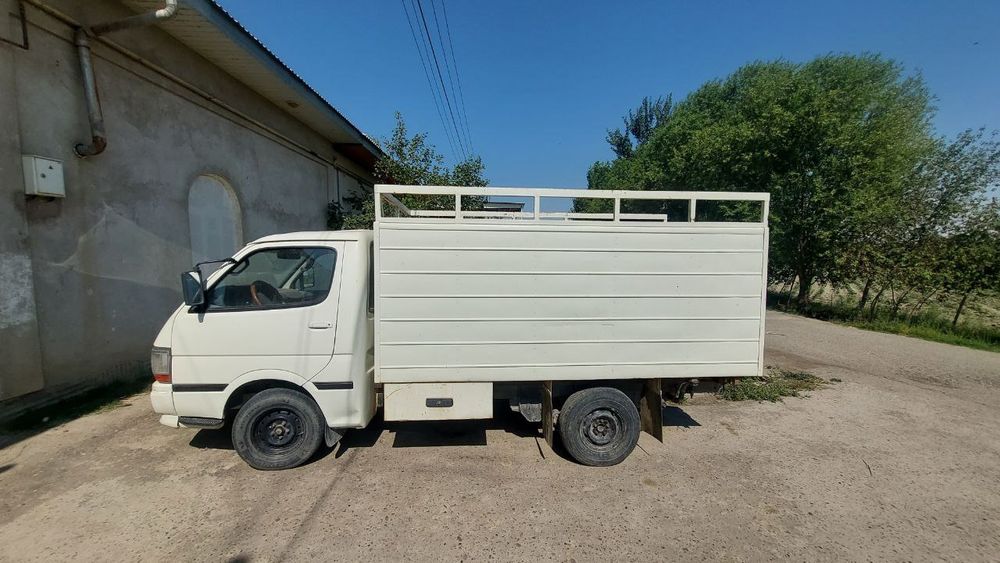 Toyota  Hiase 1998