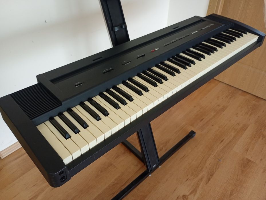 Roland EP-7 pian orga sintetizator