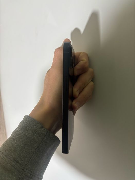 iPhone 13 128gb. (Midnight)