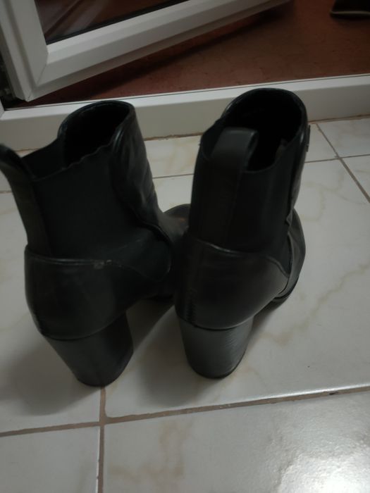 Ghete de piele mărimea 37