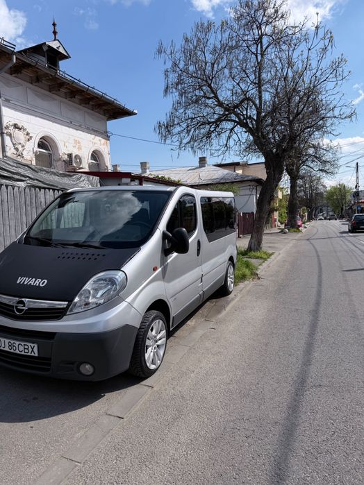 Opel vivaro mașina personală , 8+1 acte la zi schimbat ulei filtre , cauciucuri vară, iarnă .