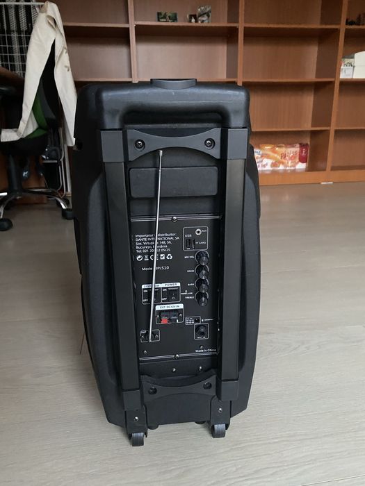 Vand boxa cu bluetooth si microfon