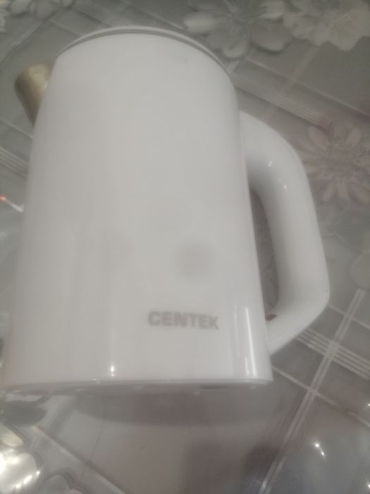 Продам чайник  белый