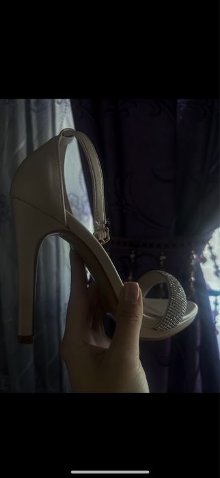 Sandale superbe nude