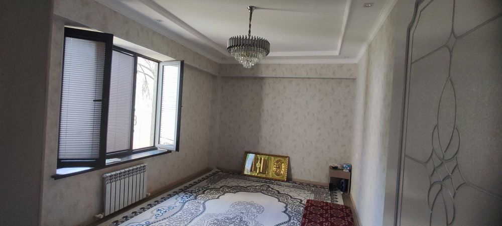 2 xonali uyga ijaraga oila qo'yiladi