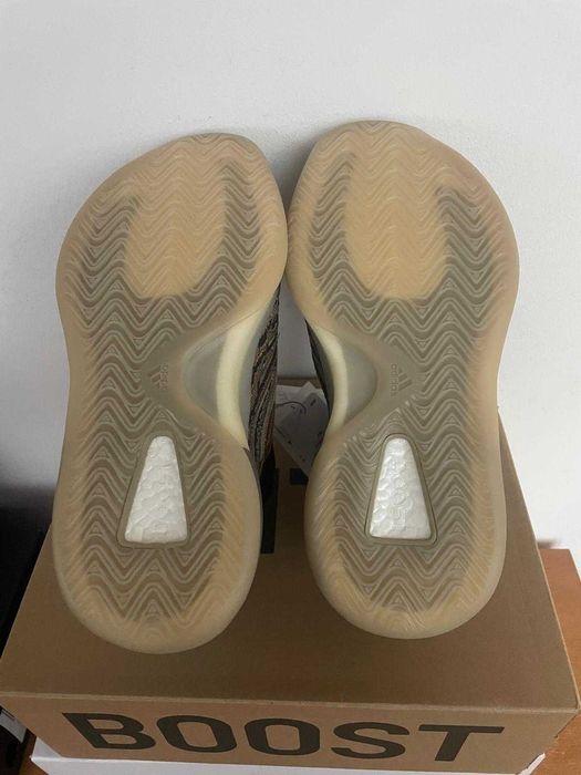 Sneakers Adidas Yeezy QNTM