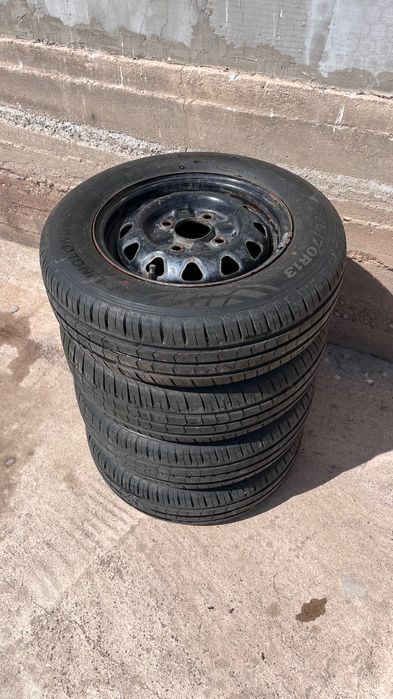 Продам комплект летней резины LingLong