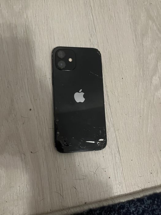 Vând iPhone 12 64 gb black