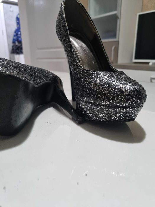 Дамски обувки на ток