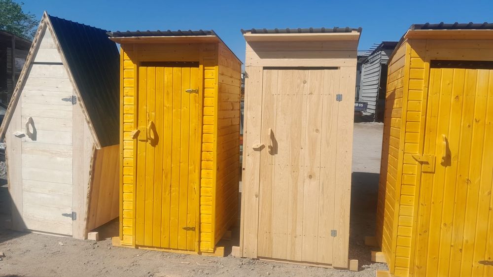 Уличный деревянные туалеты