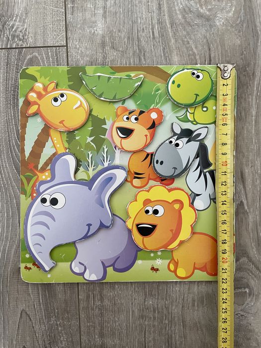 Puzzle din lemn magnetic