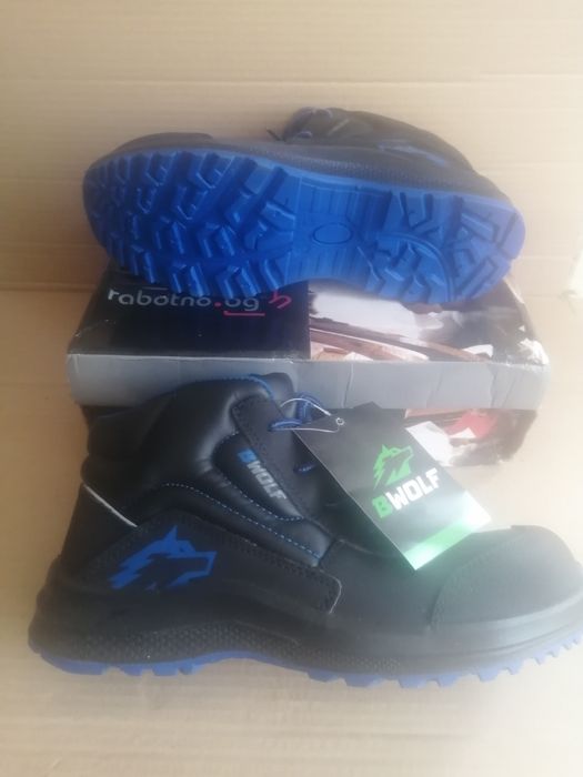 Работни обувки с твърди бомбета, абсолютно нови,