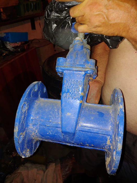 Продам задвижку.