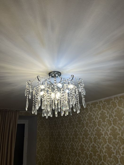 Люстра для зала