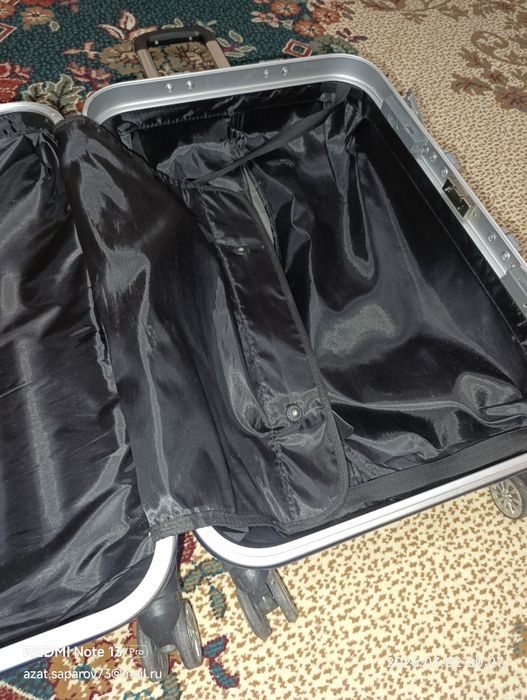 Чемодан колёсный