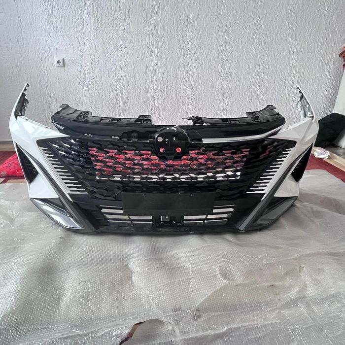 Бампер на авто Changan X5 Plus.