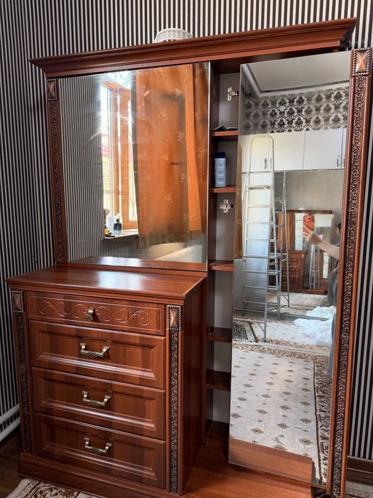 Mebel sotiladi eshigi uzulgan faqat 300ming Toshkent  Ttz Qibrey