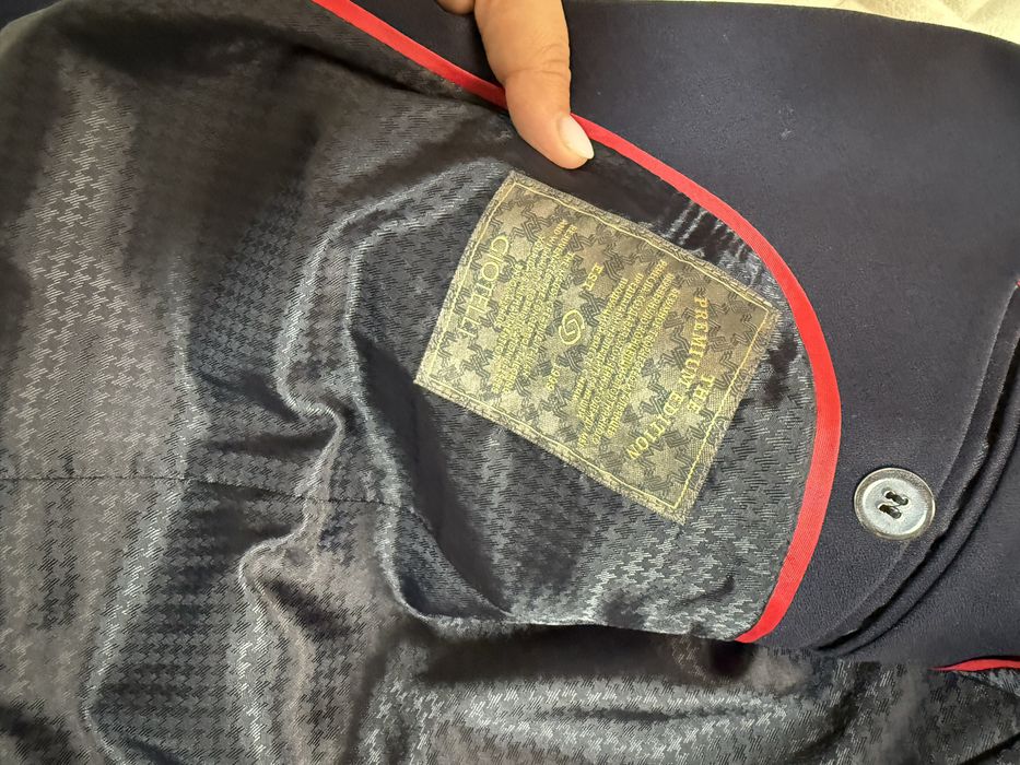 Продается  мужской костюм