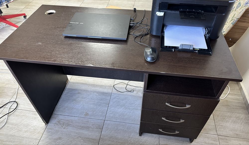 Продается б/у офисная мебель