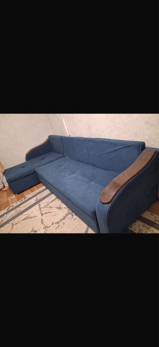 Срочно Продам диван синий