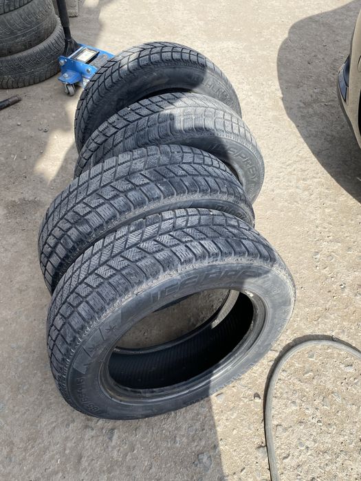 Продам зимние шины 185/65/15
