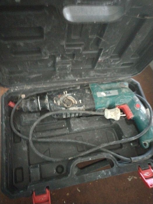 Инструмент строительный