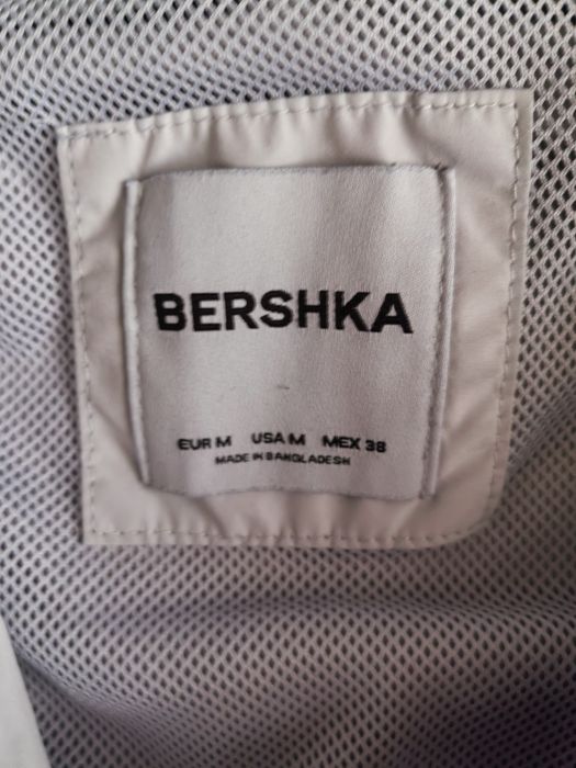 Ветровка Bershka - M