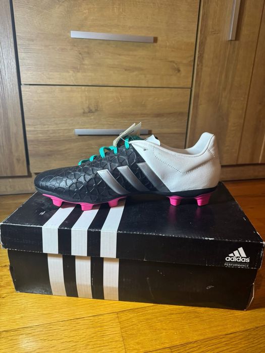 Бутонки адидас нови