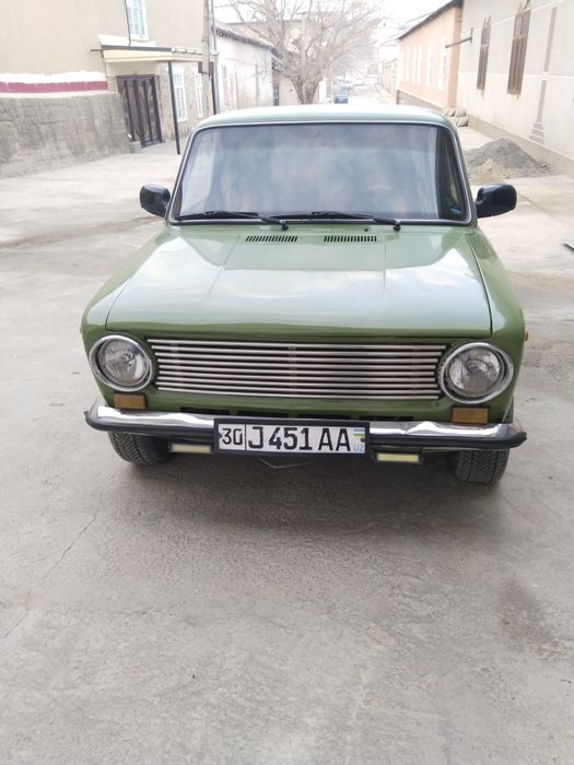 Mashina surochni sotiladi