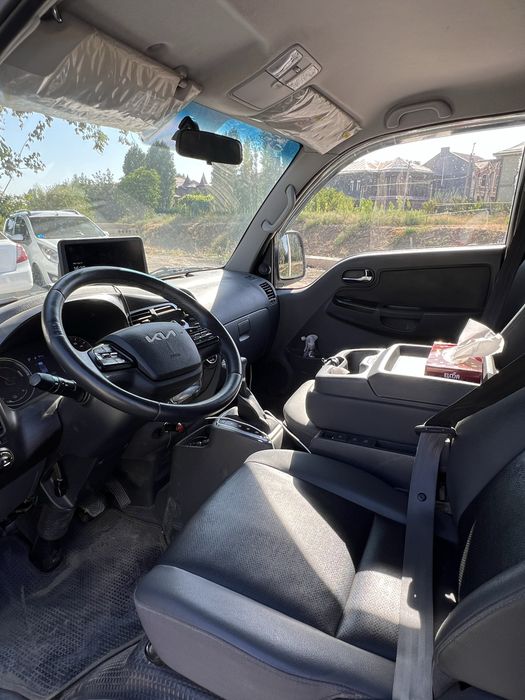 Kia bongo electr sotiladi