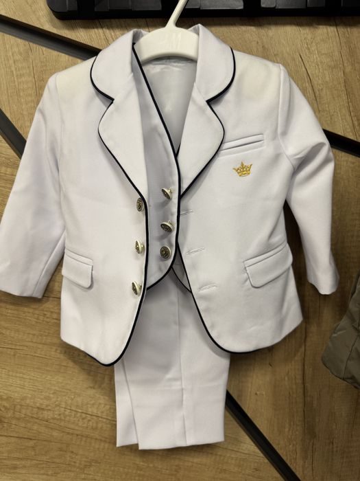 Бял Костюм за 1 годишно дете